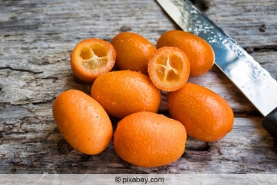 Aufgeschnittene Kumquats