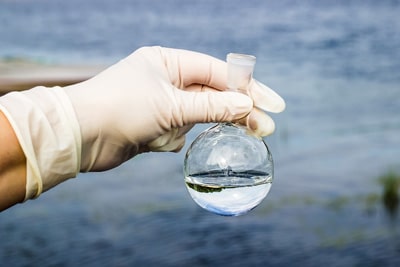 Wasserqualität prüfen, Teich