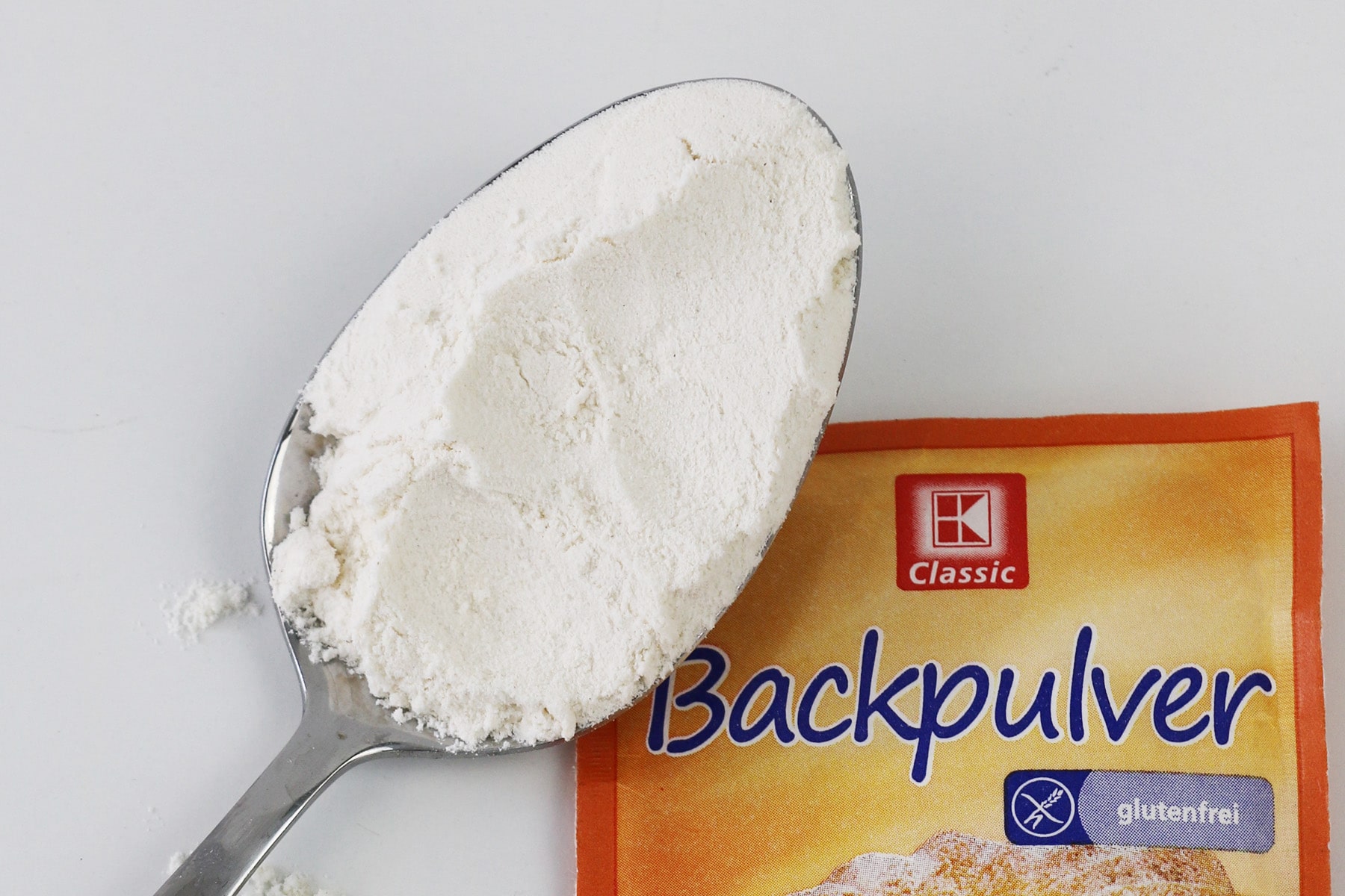 Backpulver als Löffel